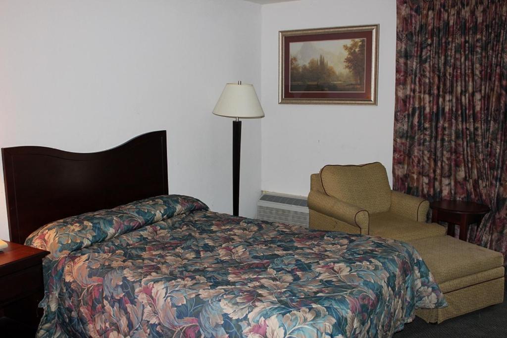 Executive Inn - Knoxville Room photo